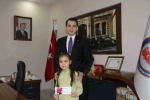 Hisarcık Kaymakamı Erkan Atam’dan il birincisi öğrencilere ödül