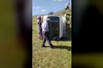 Iğdır’da ot yüklü kamyonet devrildi