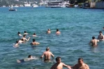 İstanbul’da termometreler 36 dereceyi gösterdi: Sıcaktan bunalan vatandaşlar sahillere akın etti 