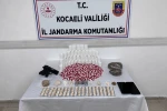 Jandarmadan torbacıya darbe: Gösterdiği her yerden uyuşturucu çıktı
