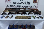 Jandarmanın çok sayıda silah ve silah parçası ele geçirdiği operasyonda 3 kişi tutuklandı