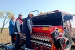 Kadın üreticiler fasulye tohumlarını toprakla buluşturdu 