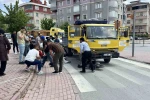 Kamyonetin altında kalan elektrikli bisiklette can pazarı: 3’ü çocuk 4 yaralı