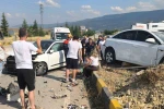 Karabük’te iki otomobil çarpıştı: 1’i ağır 7 yaralı