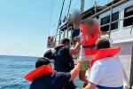 Karaya oturan gezi teknesindeki 11 kişi Sahil Güvenlik tarafından kurtarıldı 