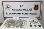 Kaş’ta tarihi eser kaçakçılığı operasyonu: Çok sayıda obje ve gümüş sikke ele geçirildi 