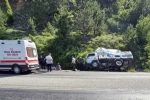 Kastamonu’da kamyon şarampole devrildi: 2 yaralı 