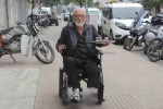 Kazada bacağını kaybetti, 50 yıllık mesleğini bırakmadı 