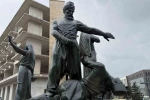 Kıbrıs Meydanı’ndaki anıt yeniden ait olduğu yerde 