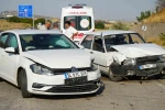 Kırıkkale’de iki otomobil kafa kafaya çarpıştı: 5 yaralı