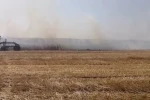 Kırklareli’nde yerleşim alanlarına sıçrayan anız yangınında bir bağ evi yandı