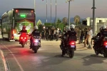 Kocaelispor- Amed SF maçı öncesi takımlar stada geldi