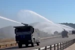Kontrol altına alınan orman yangınında peş peşe sıralanan TOMA’ların müdahalesi