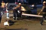 Kontrolden çıkan otomobil aydınlatma direğini devirdi: 1 yaralı