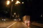 Kontrolden çıkan tır makasladı... O anlar kamerada