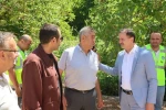 Köy yolundaki asfalt çalışmalarına yakın takip