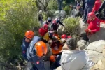 Koyunlarını otlatan yaşlı kadın düştüğü kayalıkların arasında 1 gün sonra bulundu 