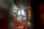 Küçükçekmece’de çatı katında çıkan yangında 1 kişi yaralandı