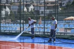 Kuşadası’nda tenis kortları baştan aşağı temizlendi