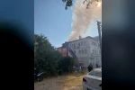 Kütahya’da 3 katlı binanın çatısında yangın