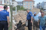 Kütahya’da tahliye gerginliği, 84 yaşındaki kadın ve oğlu ekiplere direndi 