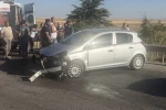 Lastiği patlayan araç bariyerlere girdi: 1’i çocuk 3 yaralı 