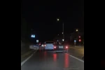 Makas atan sürücü hem yanındakileri hem trafiği tehlikeye attı