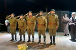 "Medine Müdafaası" ayakta alkışlandı 
