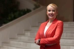 Merkezefendi’de çanta ve kırtasiye desteği başladı