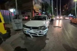 Minibüs sürücüsü para sayarken önündeki araca çarptı: 1’i çocuk 2 yaralı 