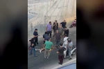 Motosikletletten fırlayarak alt geçide düştü