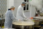 Muratpaşa’da ihtiyaç sahiplerine her gün sıcak yemek