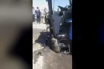 Muş’ta yolcu treninin çarptığı traktör ikiye ayrıldı 