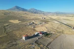 Niğde’de hayvancılık yapan aileler, evlerine elektrik istiyor 