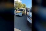 Öncü eşliğinde ticari taksiyle göçmen kaçırırken polise yakalandılar 
