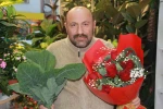 Ordulu çiçekçi Karadeniz zekasını konuşturdu: Gül buketini ’karalahana’ ile süslüyor 