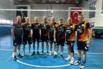 Osmangazi’nin veteran voleybolcuları zirveye çıktı 