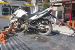 Otomobil ile çarpışan motosikletin sürücüsü yaralandı