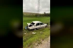 Otomobil tarlaya uçtu, sürücüsü yaralandı 