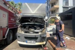 Park halindeki nakliye kamyonunda motor yangını 
