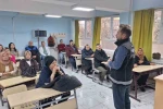 Polisten lise öğrencilerine yönelik eğitim 