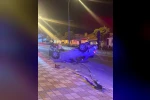 Refüje çarpan otomobil ters döndü: 2 yaralı 