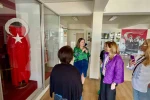 Romanyalı öğretmenler Osmaniye’de atölyelerdeki çalışmaları inceledi 