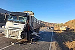 Siirt’te iki kamyon kafa kafaya çarpıştı: 1 yaralı 