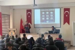 Sinop’ta öğrenciler siber tehlikelere karşı bilgilendirildi 