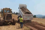 Tarsus’ta kırsal mahallelerin yolları yenileniyor