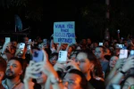 Tavas Zeybek Festivalinde Merve Özbey coşkusu yaşandı 