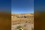 Tır, bariyer ve buğday tarlasını aşıp sulama kanalına düştü: 3 yaralı 