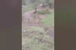 Tokat’ta dolu yağışı yolları beyaza bürüdü 