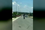 Trafikte akrobatik hareket yapan motosikletliye 46 bin TL ceza 